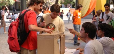 1280px-Elecciones_FEUC_2009