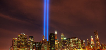 1280px-Tribute_in_Light_memorial_on_September_11,_2010