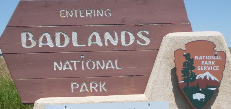 Badlands_National_Park_entering