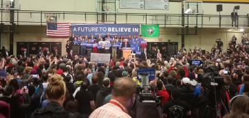 Bernie_Sanders_Rally_Vancouver,_WA_March_20,_2016_-_38